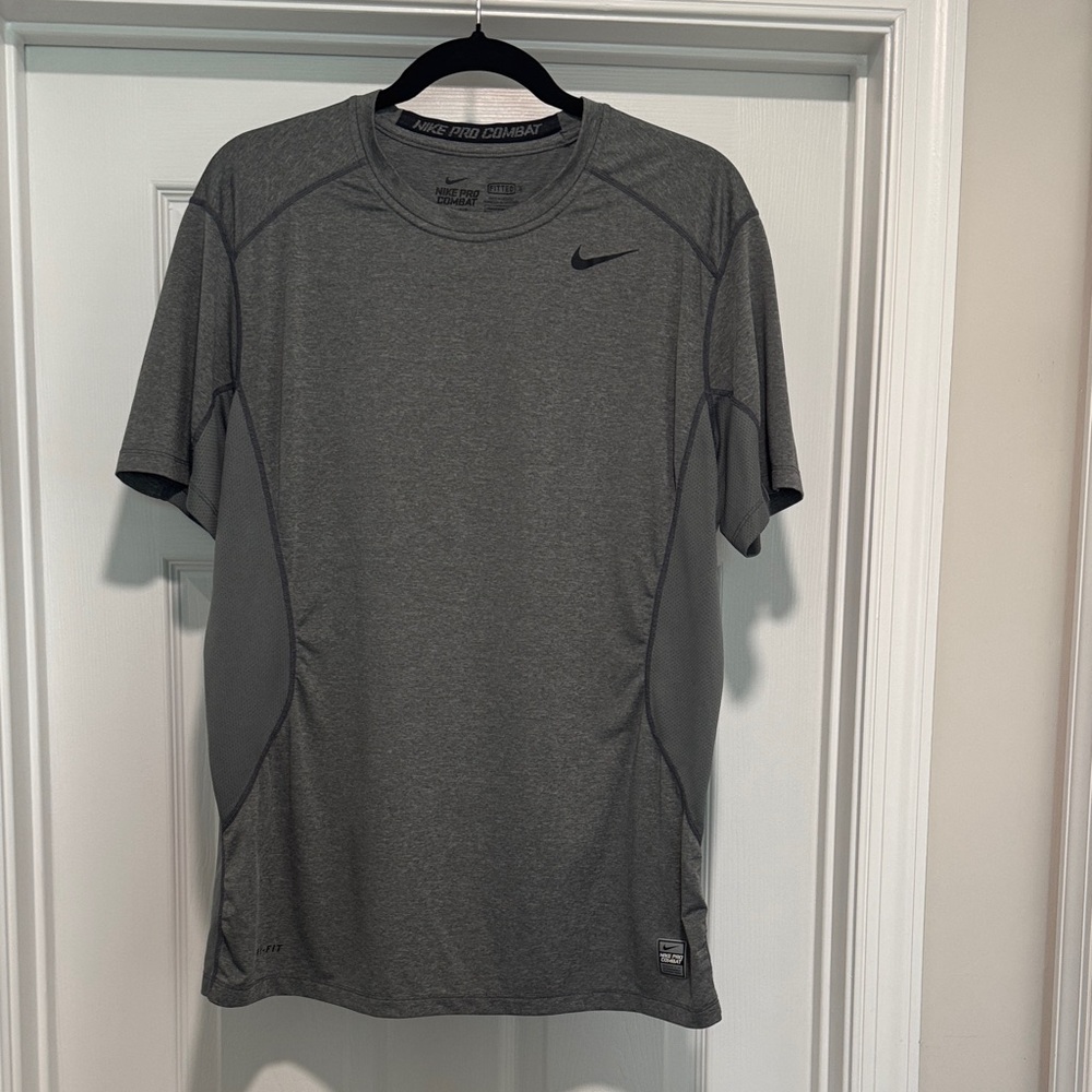 Nike Men's Size Large Fitted Dri-Fit Performance Tee in Heather Gray